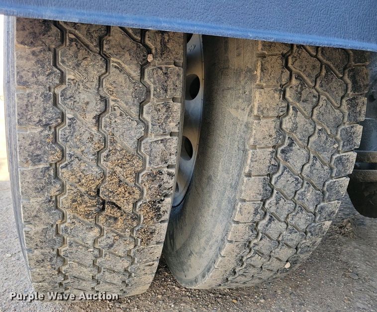 image for item EA2394 2014 Freightliner Coronado semi truck