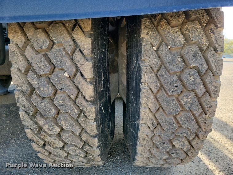 image for item EA2394 2014 Freightliner Coronado semi truck