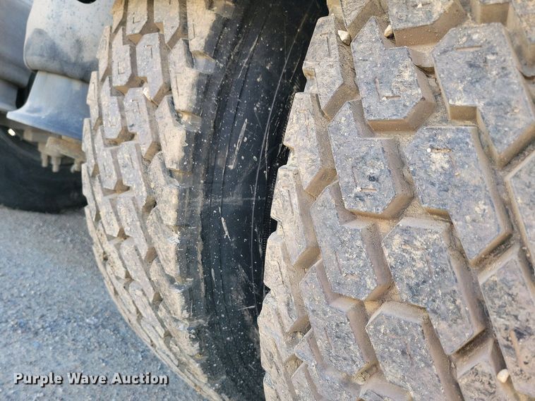 image for item EA2394 2014 Freightliner Coronado semi truck