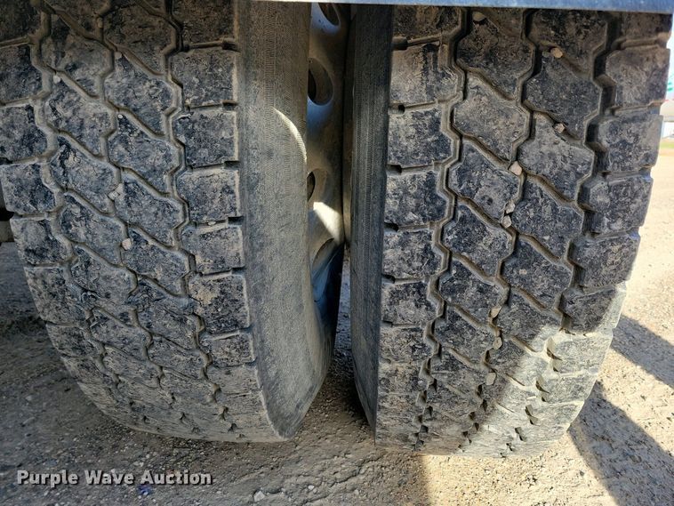 image for item EA2394 2014 Freightliner Coronado semi truck