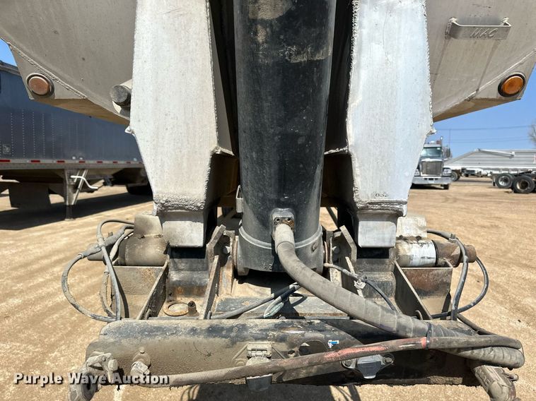 image for item EA2395 2010 Mac Trailer end dump trailer