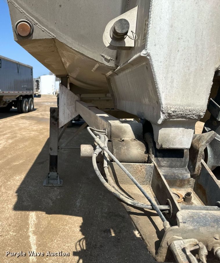 image for item EA2395 2010 Mac Trailer end dump trailer