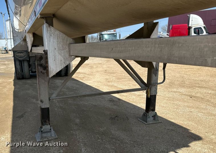 image for item EA2395 2010 Mac Trailer end dump trailer