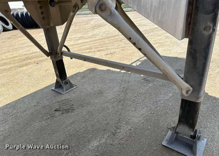 image for item EA2395 2010 Mac Trailer end dump trailer