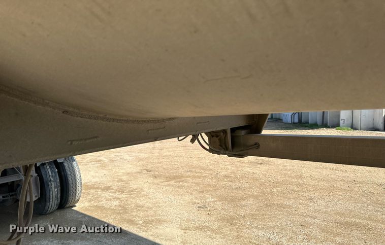 image for item EA2395 2010 Mac Trailer end dump trailer