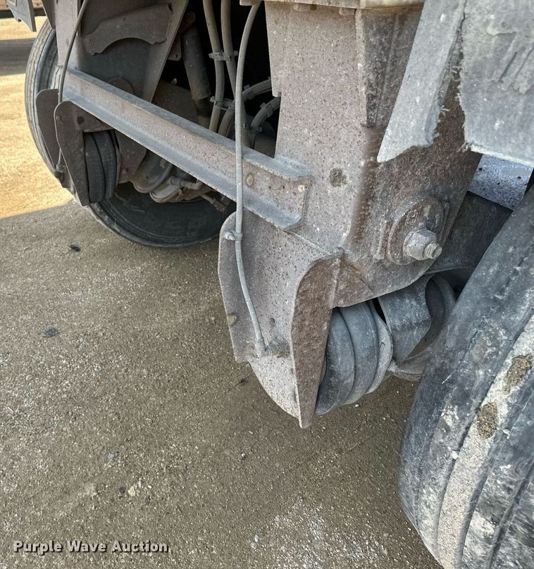 image for item EA2395 2010 Mac Trailer end dump trailer