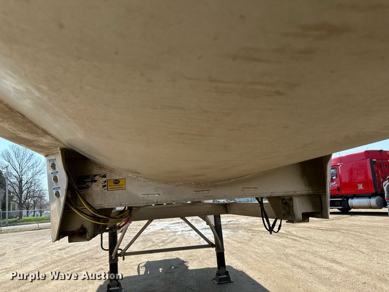 image for item EA2395 2010 Mac Trailer end dump trailer