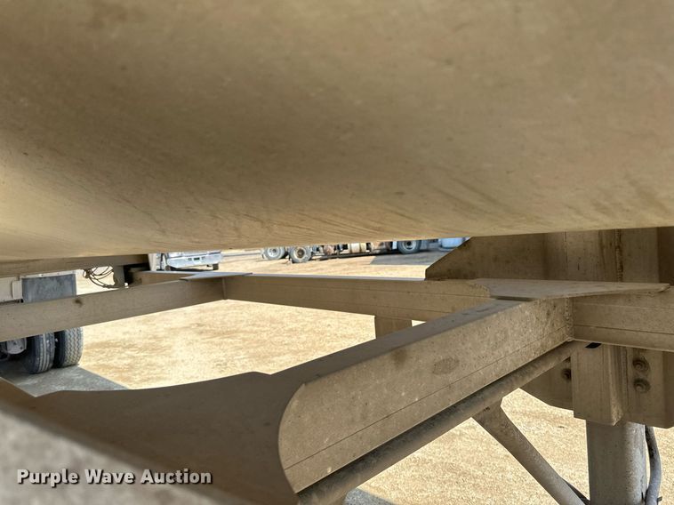 image for item EA2395 2010 Mac Trailer end dump trailer