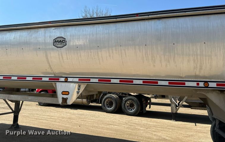 image for item EA2395 2010 Mac Trailer end dump trailer