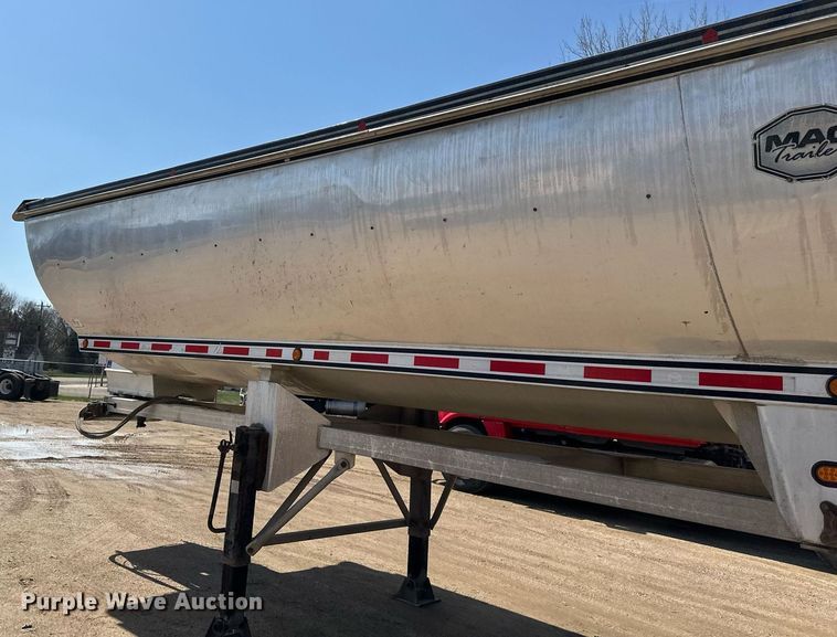 image for item EA2395 2010 Mac Trailer end dump trailer