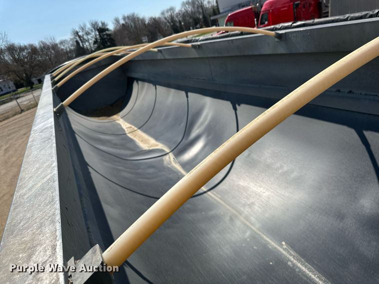 image for item EA2395 2010 Mac Trailer end dump trailer