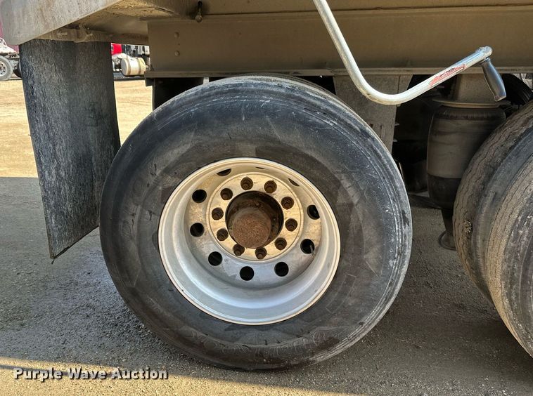 image for item EA2395 2010 Mac Trailer end dump trailer