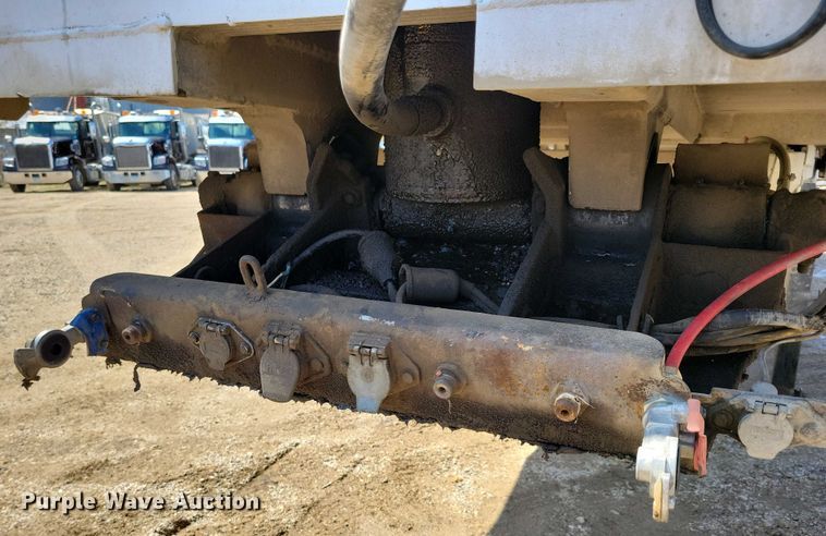 image for item EA2397 2009 Mac Trailer end dump trailer