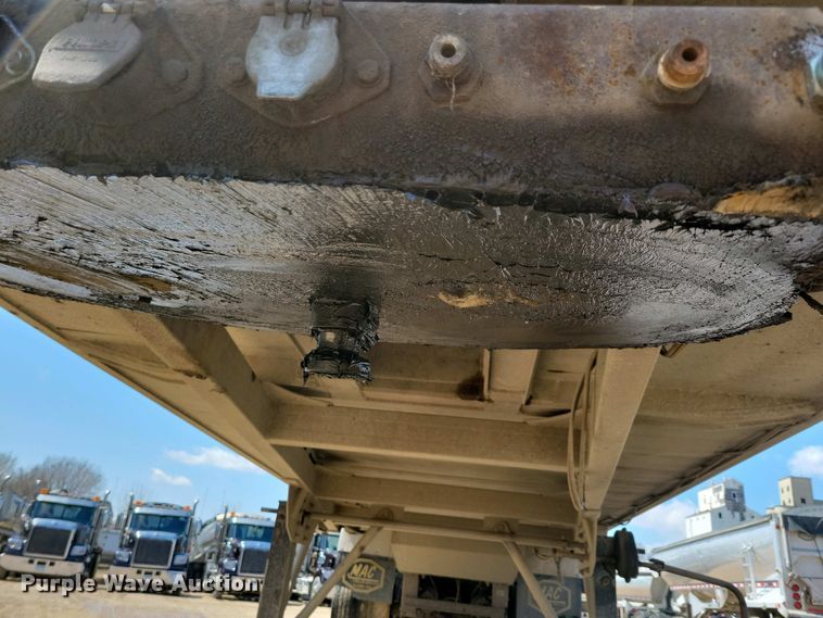 image for item EA2397 2009 Mac Trailer end dump trailer