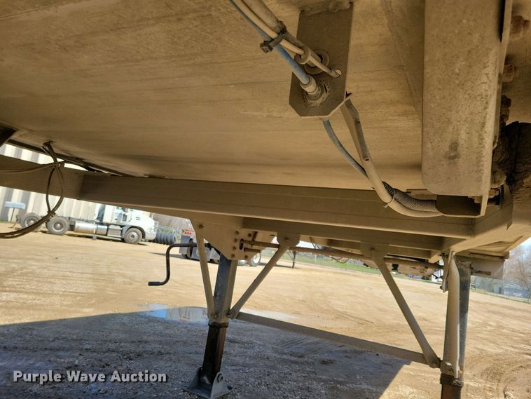 image for item EA2397 2009 Mac Trailer end dump trailer