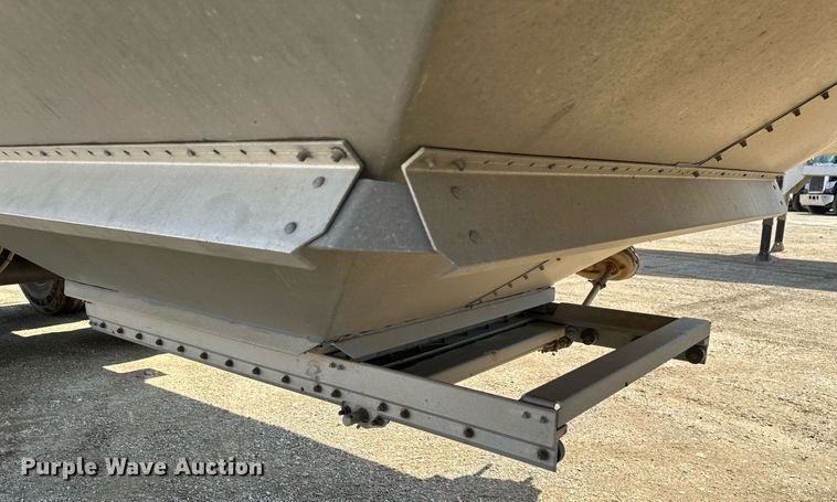 image for item EA2398 2021 Prestige  Commodity trailer grain trailer