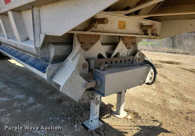 image for item EA2399 2013 Travis bottom dump trailer