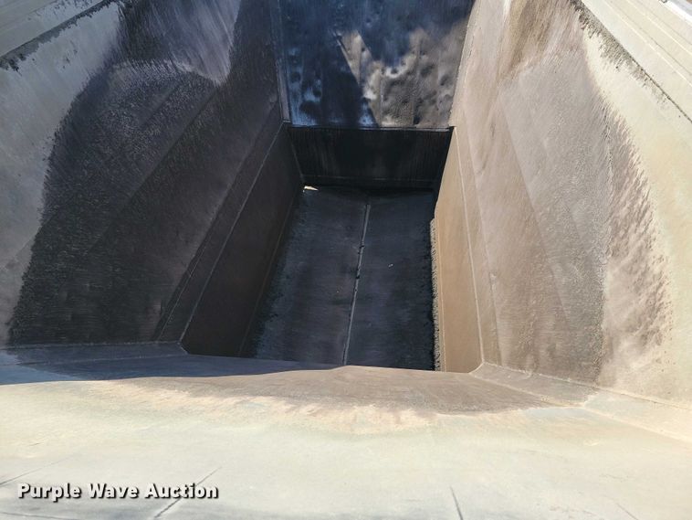 image for item EA2399 2013 Travis bottom dump trailer