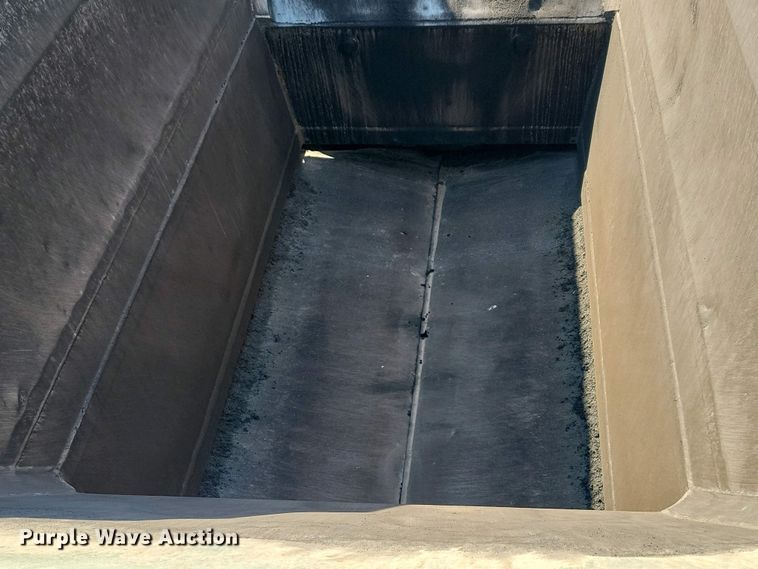 image for item EA2399 2013 Travis bottom dump trailer