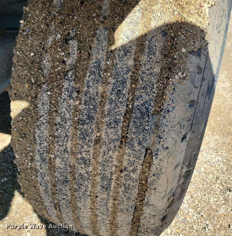 image for item EA2399 2013 Travis bottom dump trailer