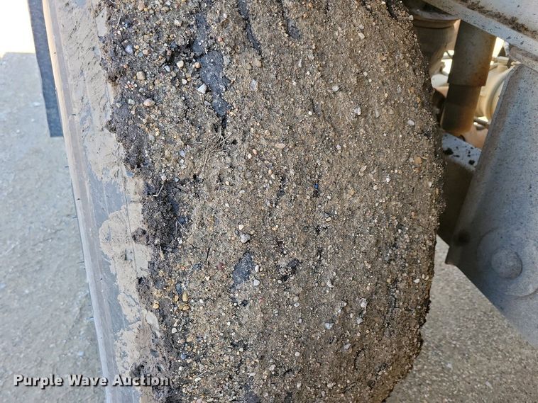 image for item EA2399 2013 Travis bottom dump trailer