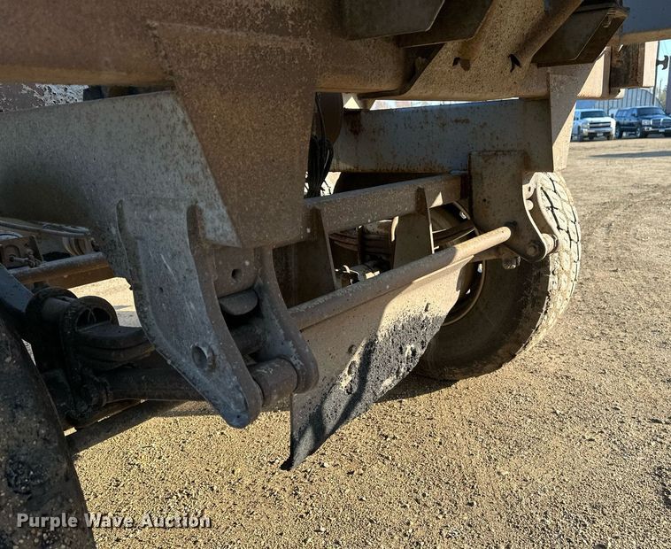 image for item EA2402 2014 Armor Lite SBD-40 LT bottom dump trailer