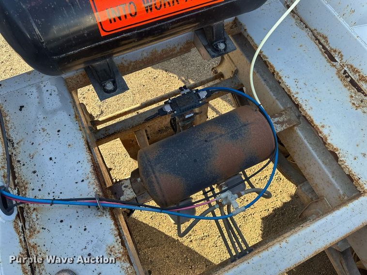 image for item EA2402 2014 Armor Lite SBD-40 LT bottom dump trailer