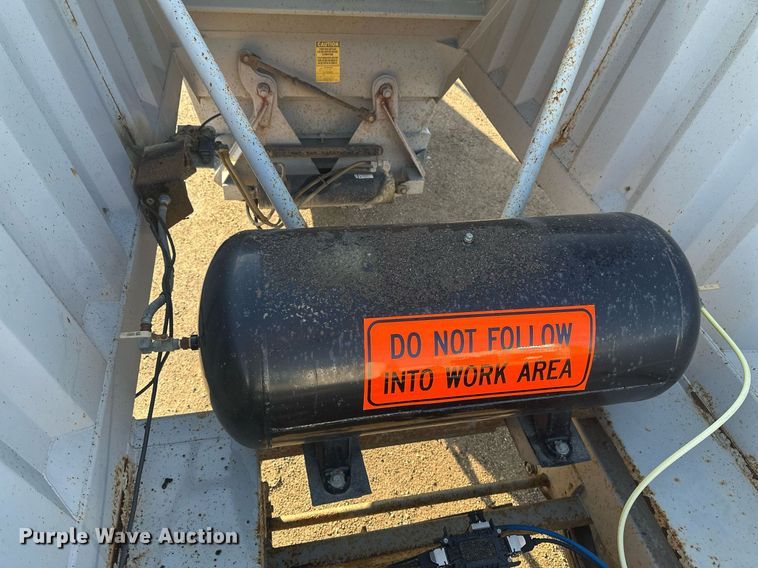 image for item EA2402 2014 Armor Lite SBD-40 LT bottom dump trailer