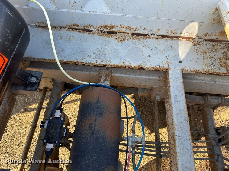 image for item EA2402 2014 Armor Lite SBD-40 LT bottom dump trailer