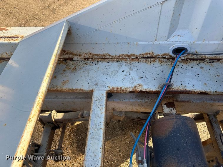 image for item EA2402 2014 Armor Lite SBD-40 LT bottom dump trailer