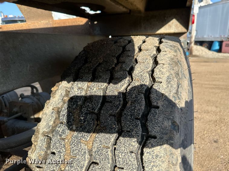 image for item EA2402 2014 Armor Lite SBD-40 LT bottom dump trailer