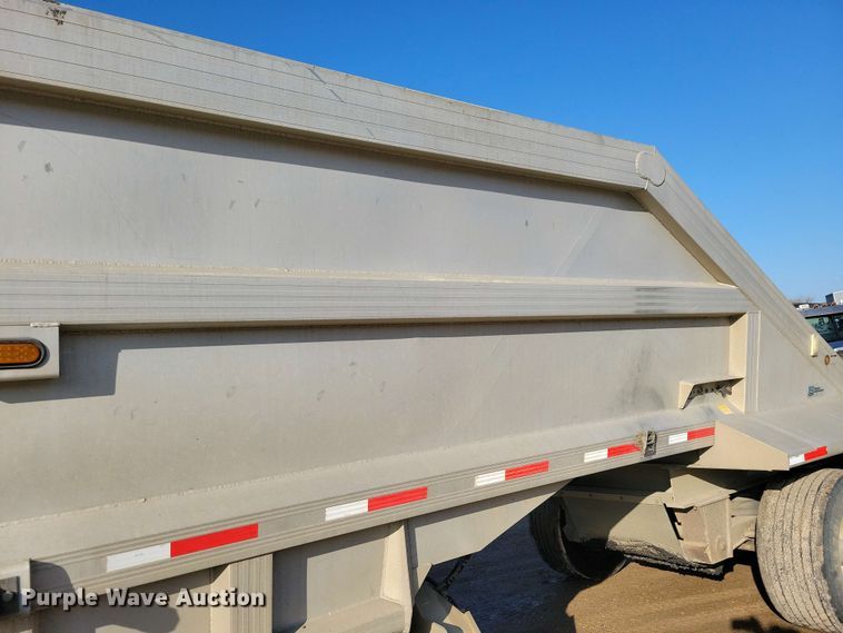 image for item EA2403 2013 Travis bottom dump trailer