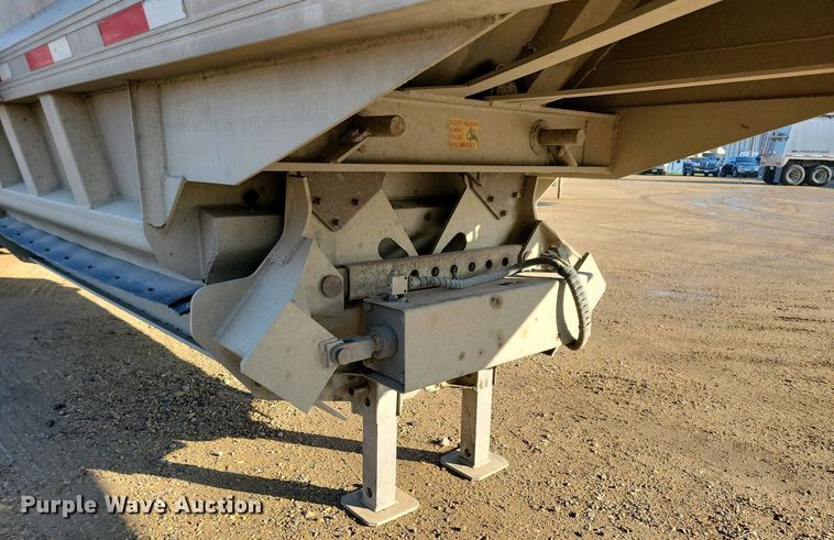 image for item EA2403 2013 Travis bottom dump trailer