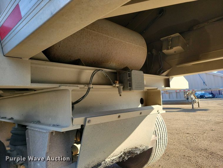 image for item EA2403 2013 Travis bottom dump trailer