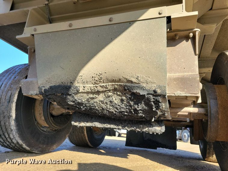 image for item EA2403 2013 Travis bottom dump trailer