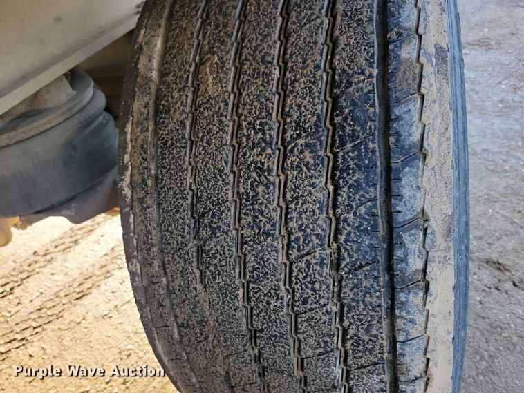 image for item EA2403 2013 Travis bottom dump trailer