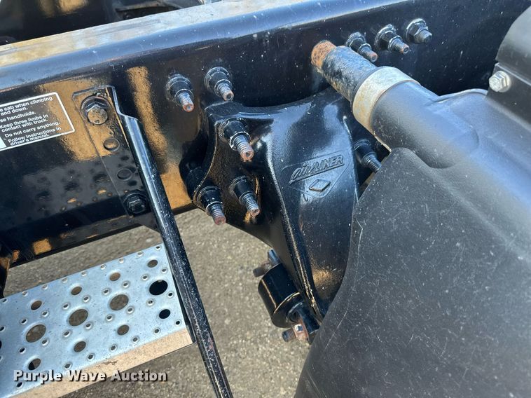 image for item EA2405 2019 Freightliner  Cascadia 126 semi truck