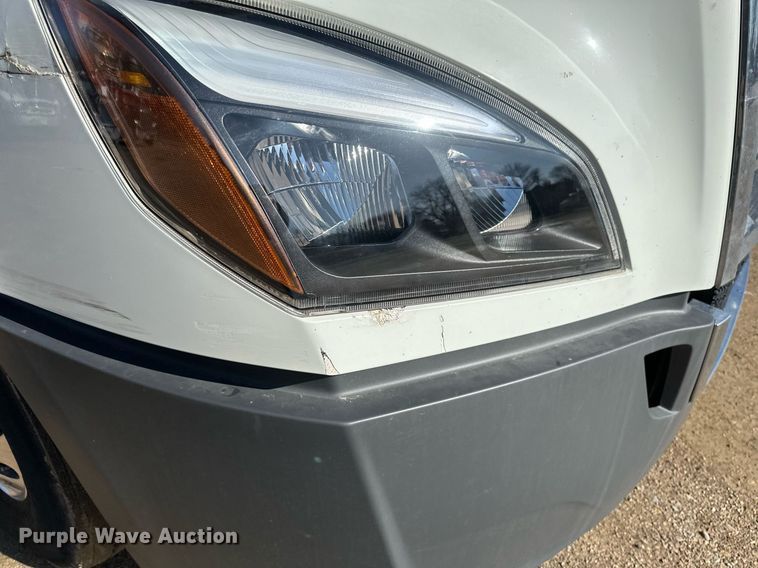 image for item EA2405 2019 Freightliner  Cascadia 126 semi truck