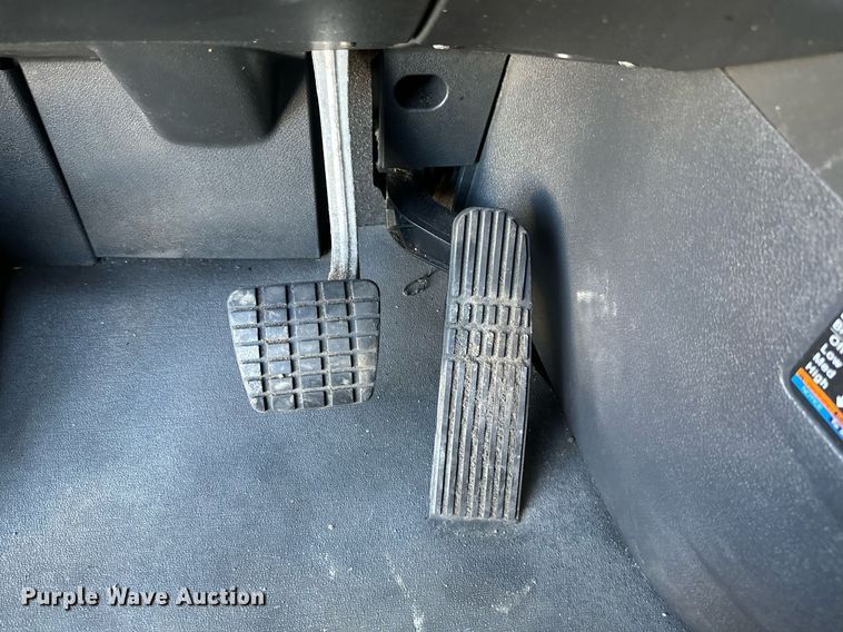 image for item EA2405 2019 Freightliner  Cascadia 126 semi truck