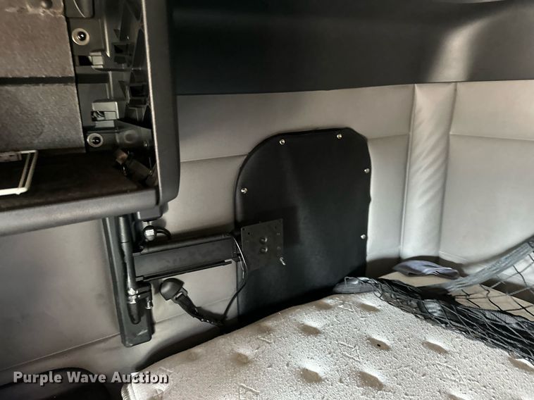 image for item EA2405 2019 Freightliner  Cascadia 126 semi truck