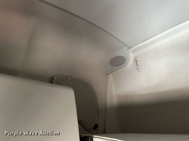 image for item EA2405 2019 Freightliner  Cascadia 126 semi truck