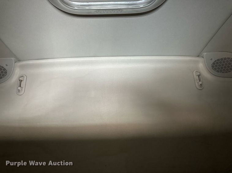 image for item EA2405 2019 Freightliner  Cascadia 126 semi truck