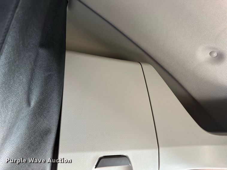 image for item EA2405 2019 Freightliner  Cascadia 126 semi truck