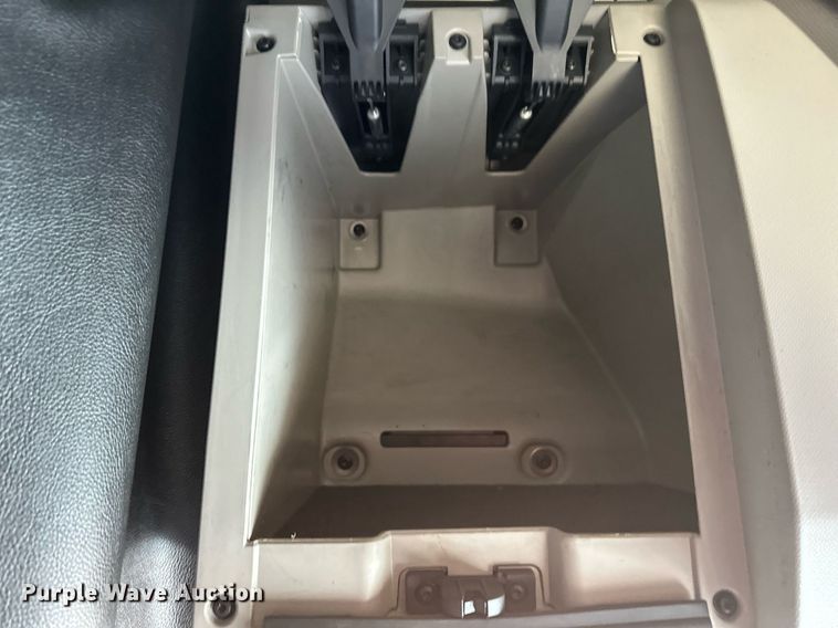 image for item EA2405 2019 Freightliner  Cascadia 126 semi truck