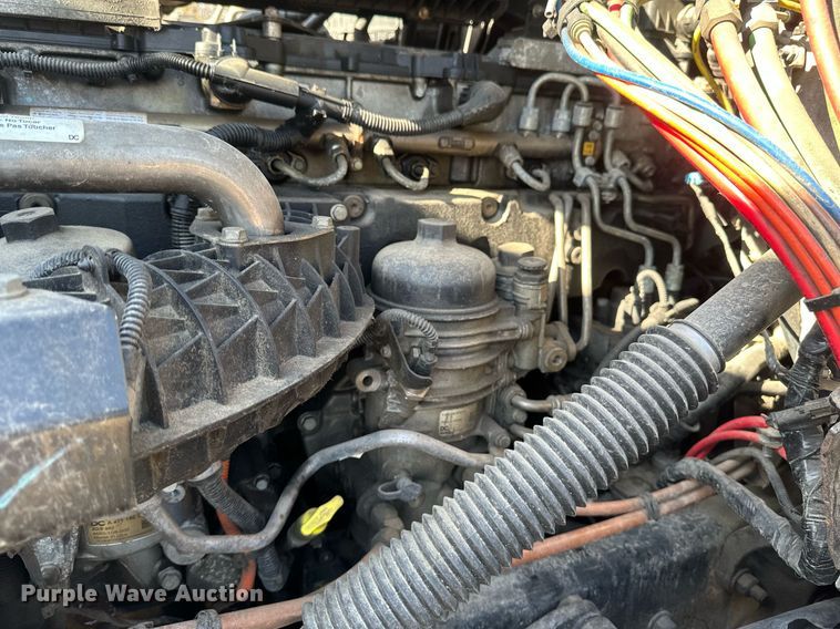 image for item EA2405 2019 Freightliner  Cascadia 126 semi truck