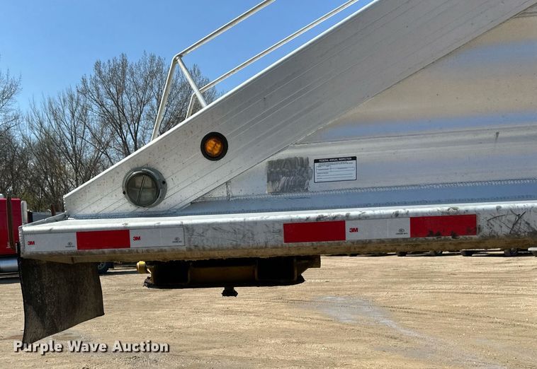 image for item EA2411 2011 Travis  bottom dump trailer