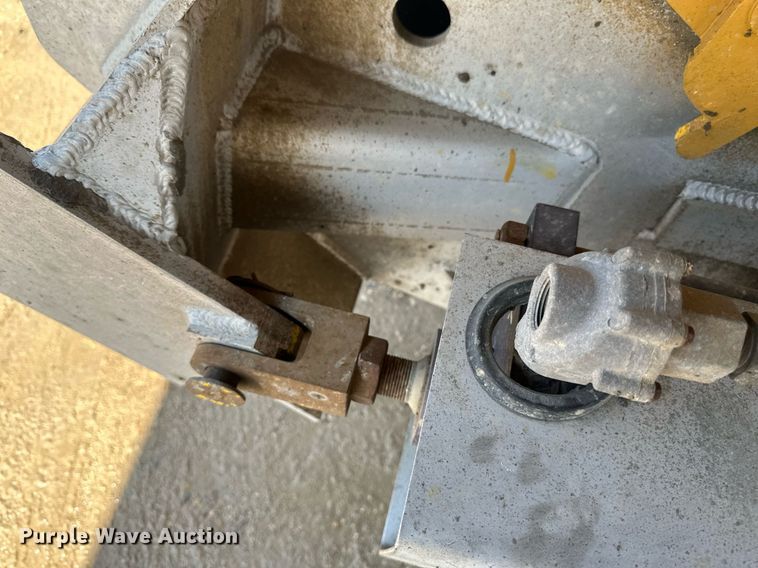 image for item EA2411 2011 Travis  bottom dump trailer