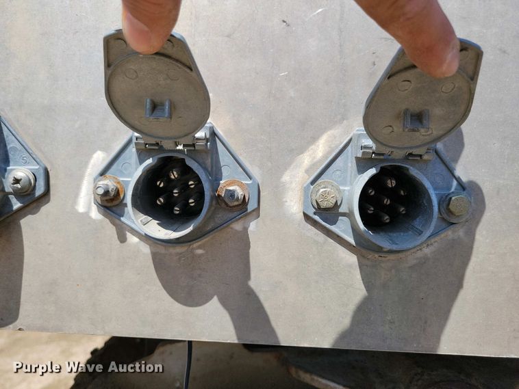 image for item EA2412 2014 Travis bottom dump trailer