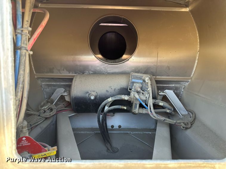 image for item EA2413 2010 Beall BABDS-24-1-2 bottom dump trailer