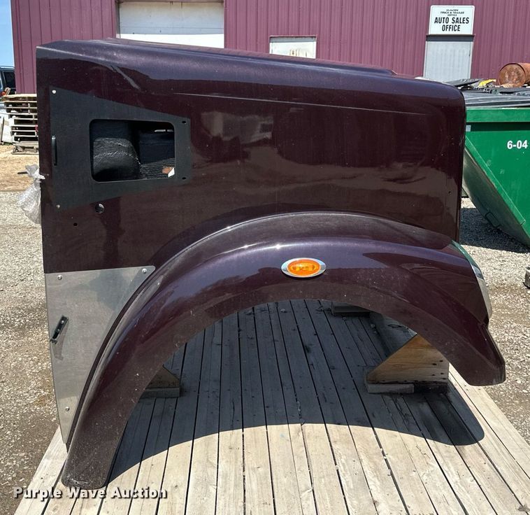 image for item EA2417 Semi truck hood